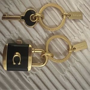 New! Coach Lock And Key Bag Charm Key Ring